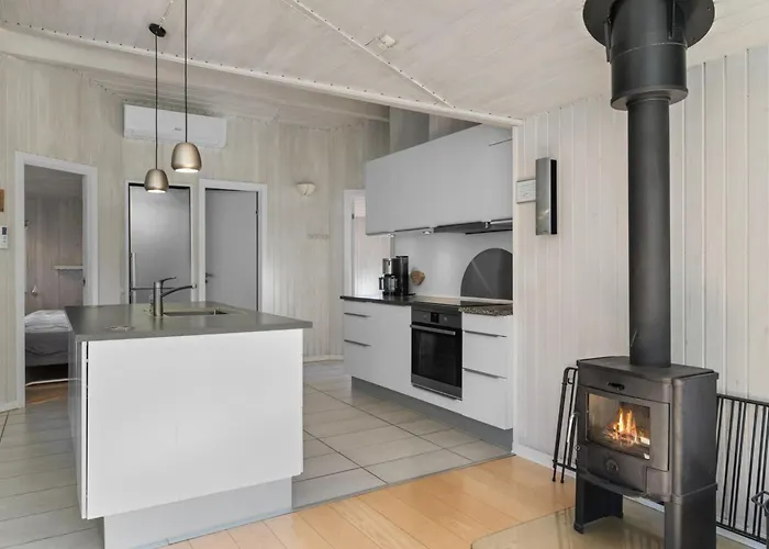 Sybil - 350m From The Sea By Interhome