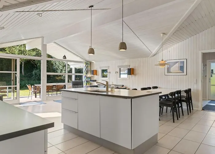 Sybil - 350m From The Sea By Interhome