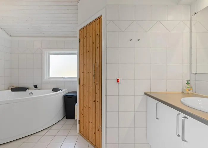 Sybil - 350m From The Sea By Interhome